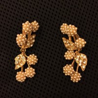 ASKEW LONDON Клипсы "Жемчужные ягоды"